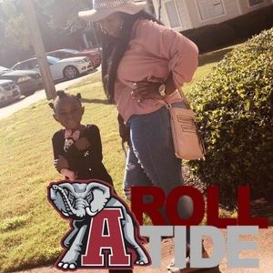 Meet your Posher, April